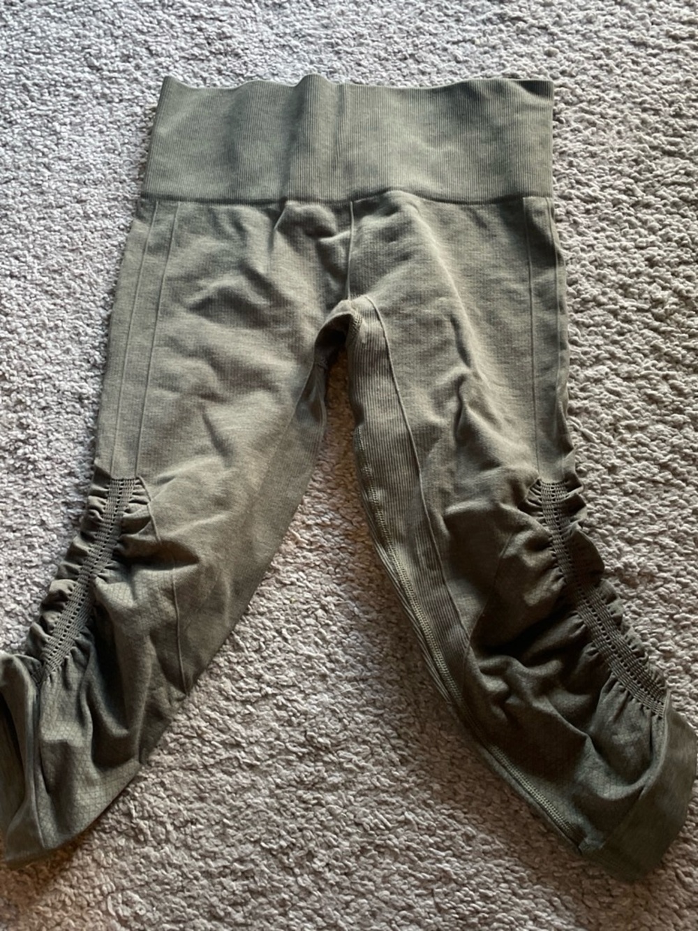 lululemon athletics Green Cropped Leggings - Picture 2 of 3